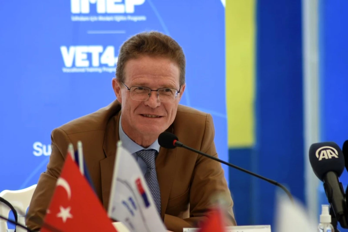 AB Büyükelçisi Nikolaus; "Türk ve Suriyeli gençlerin eğitimi önemli"