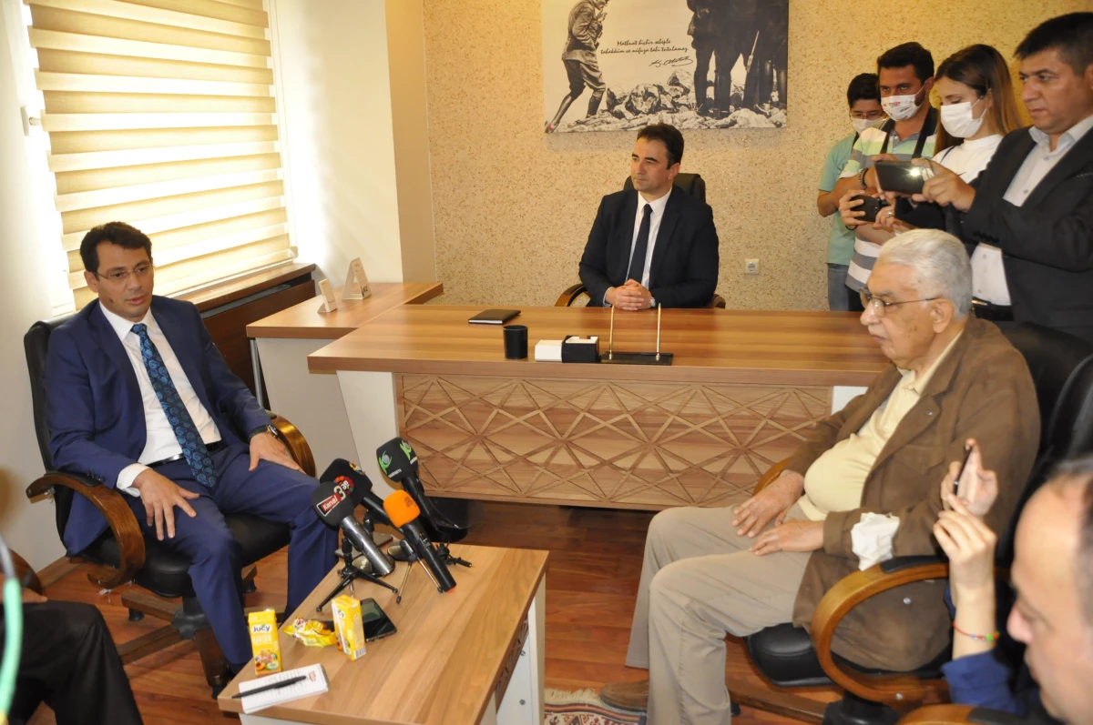 AFYONKARAHİSAR- Cumhuriyet Başsavcısı Çelenk, Afyon Gazeteciler Cemiyetini ziyaret etti
