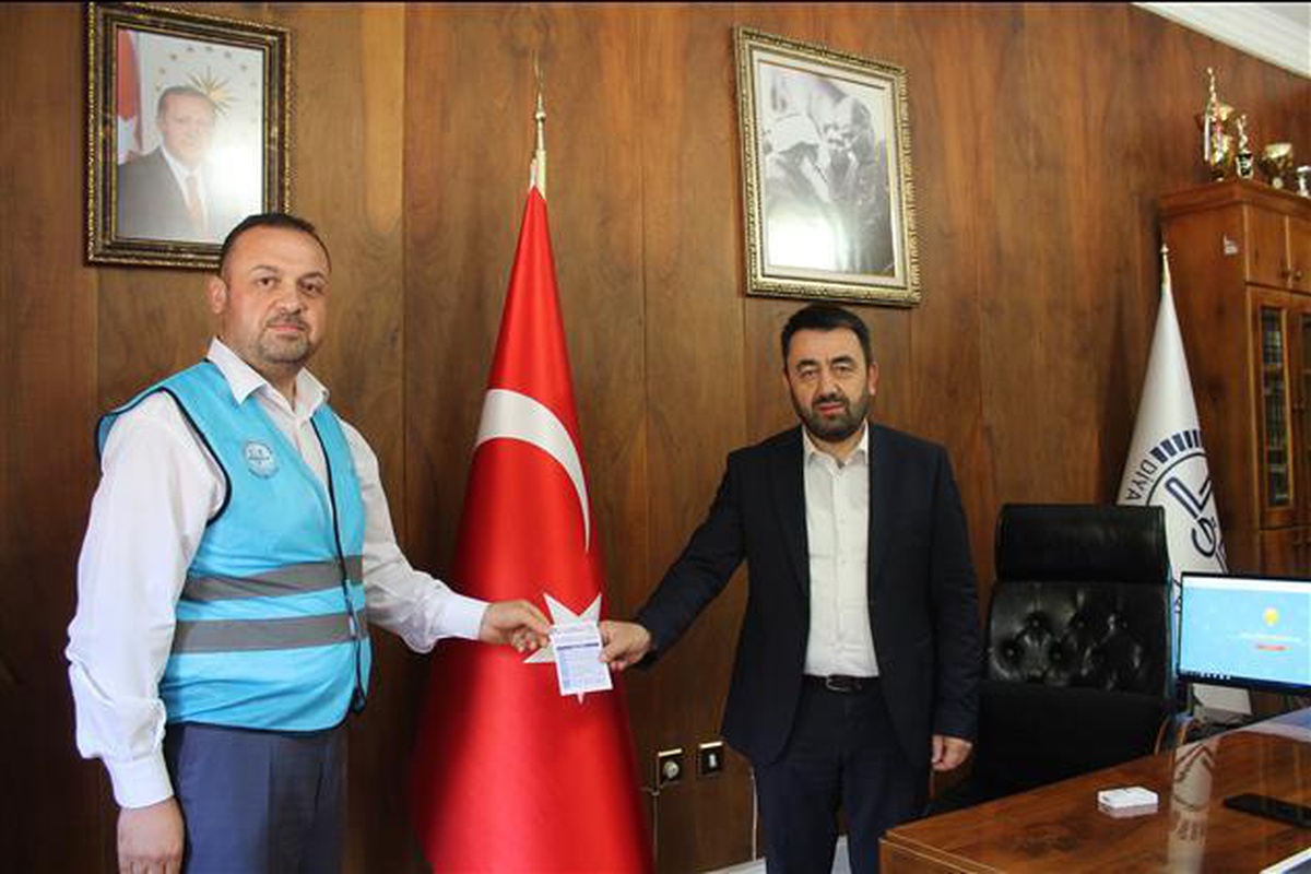 Amasya Müftüsü Ayvaz, TDV\'ye kurban bağışında bulundu