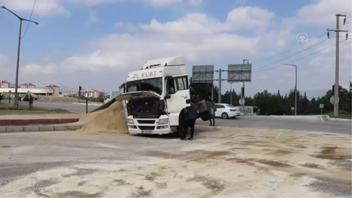 Aynı güzergahtaki iki trafik kazasında 4 kişi yaralandı