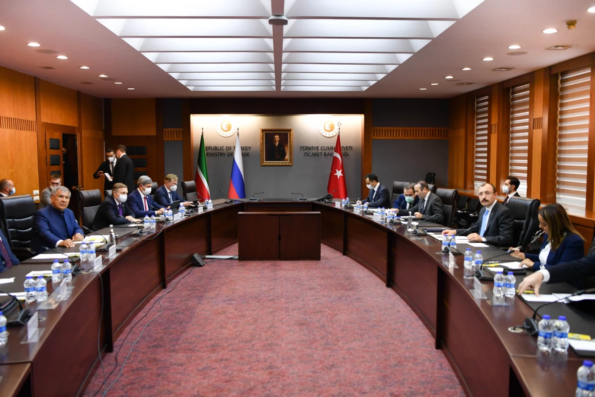 Bakan Muş, Tataristan Cumhuriyeti Cumhurbaşkanı Rüstem Minnihanov ile görüştü