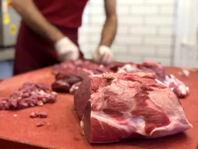 Kurban Bayramı'ndan önce yine aynı hikaye! Et ve tavuk fiyatları artıyor Kurban Bayramı'ndan önce yine aynı hikaye! Et ve tavuk fiyatları artıyor