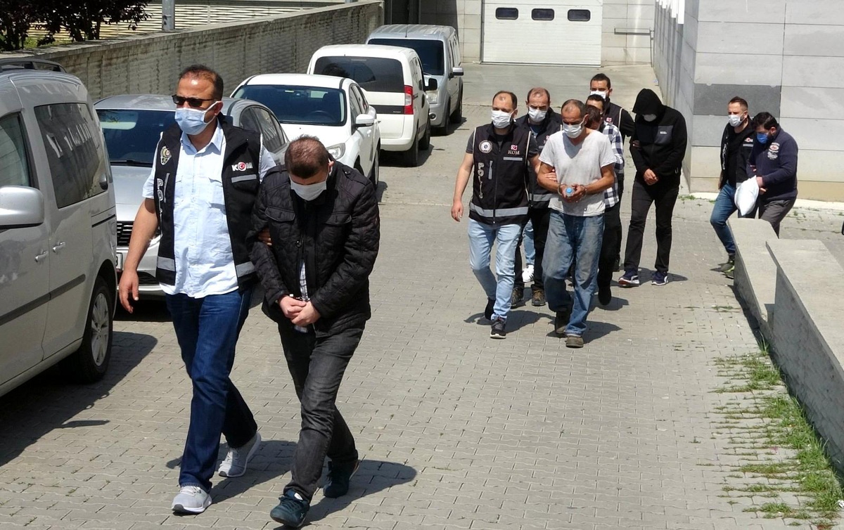 Cep telefonu kaçakçılığıyla ilgili 6 kişi serbest