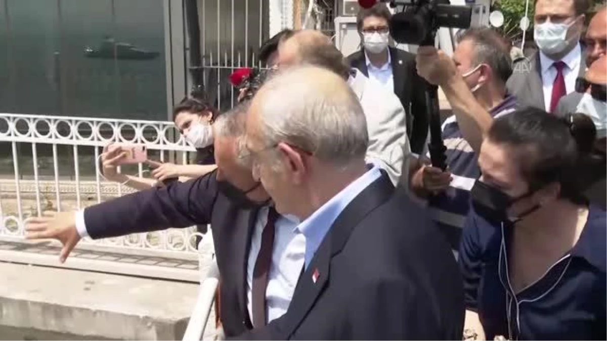 CHP Genel Başkanı Kemal Kılıçdaroğlu, esnafı ziyaret etti (2)