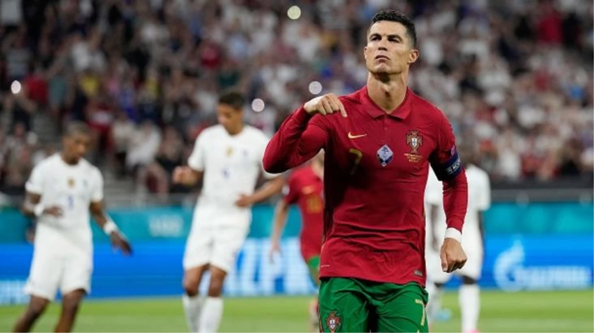 36 yaşındaki Ronaldo, Fransa\'ya attığı gollerle tüm rekorları yerle bir etti