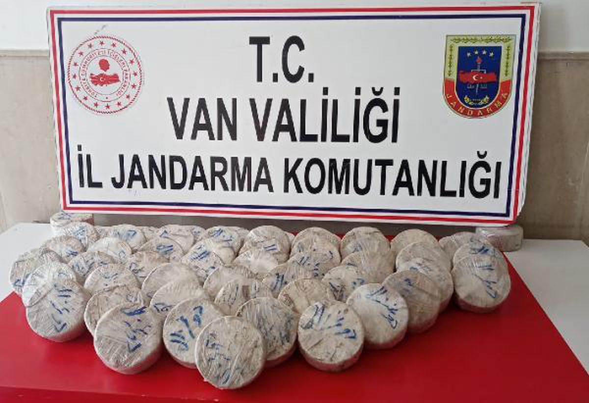 Son dakika haberleri: İran sınırında dronlu operasyonda 29 kilo eroin ele geçirildi