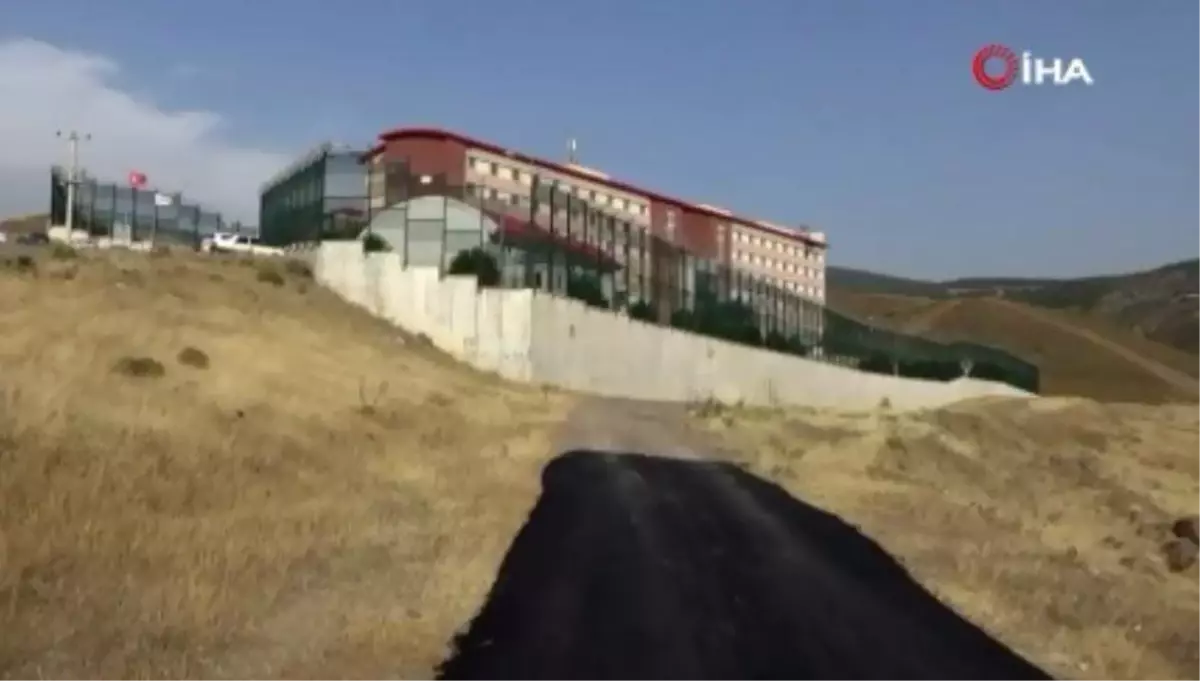 Son dakika: Harmandalı Geri Gönderme Merkezi\'nde çıkan yangında 1 sığınmacı hayatını kaybetti