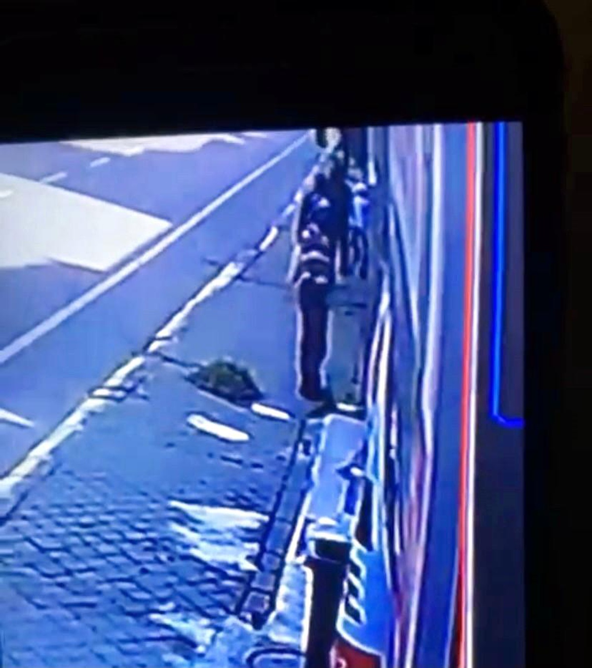 Son dakika haberi: Kağıt toplayıcı kılığında hırsızlık kamerada