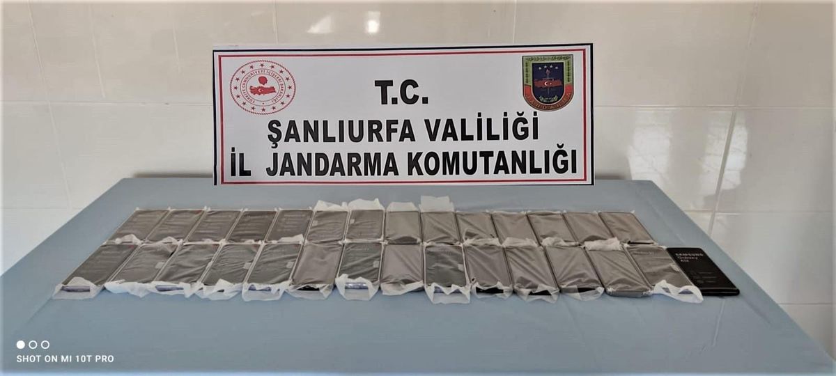 Şanlıurfa\'da gümrük kaçağı 29 cep telefonu ele geçirildi