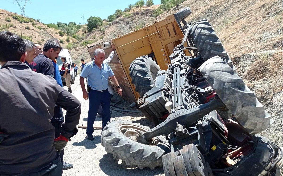 Siirt\'te traktör devrildi, sürücü ağır yaralandı
