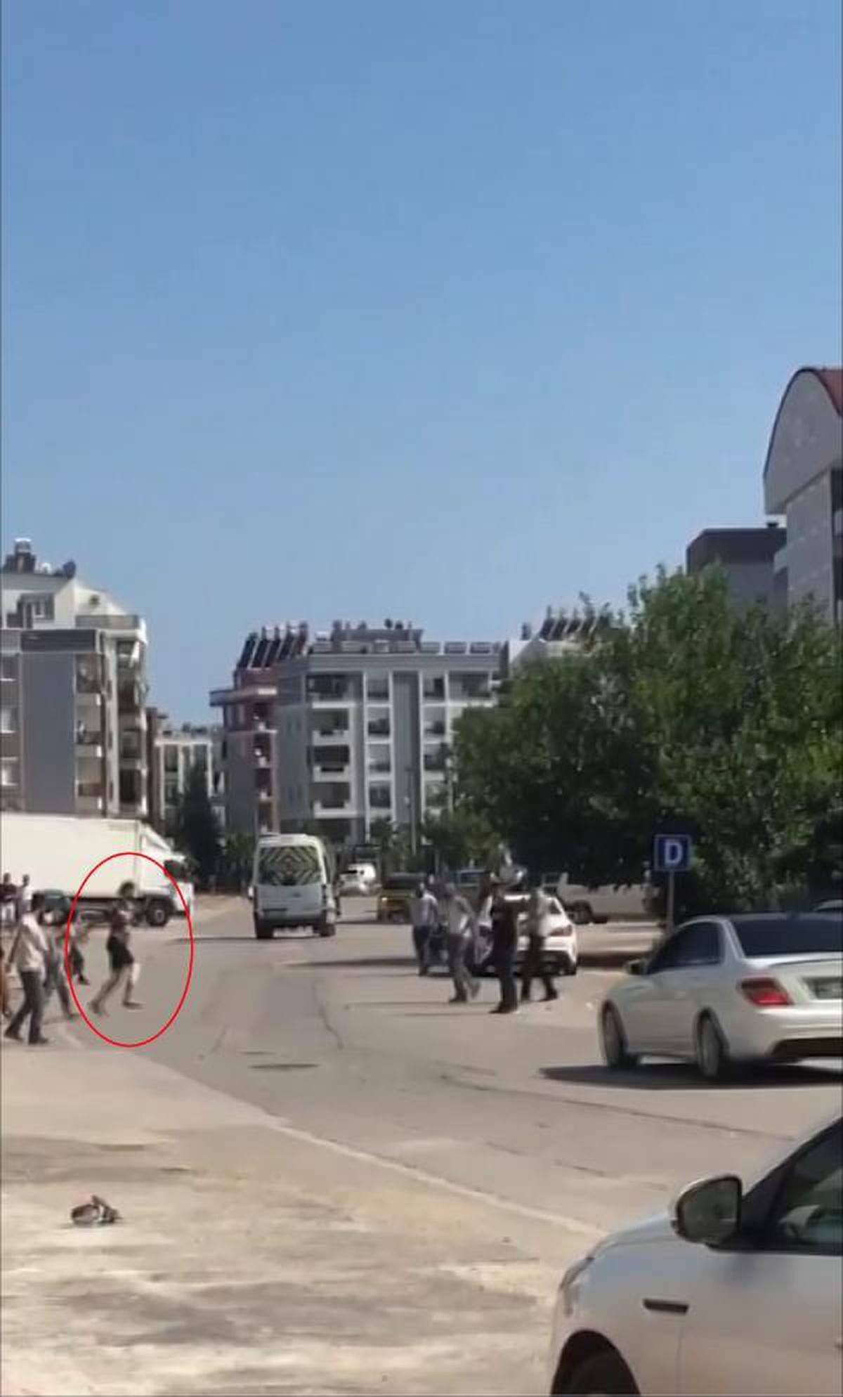 Tüfekli, kürekli ve bijon anahtarlı kavgalar kamerada