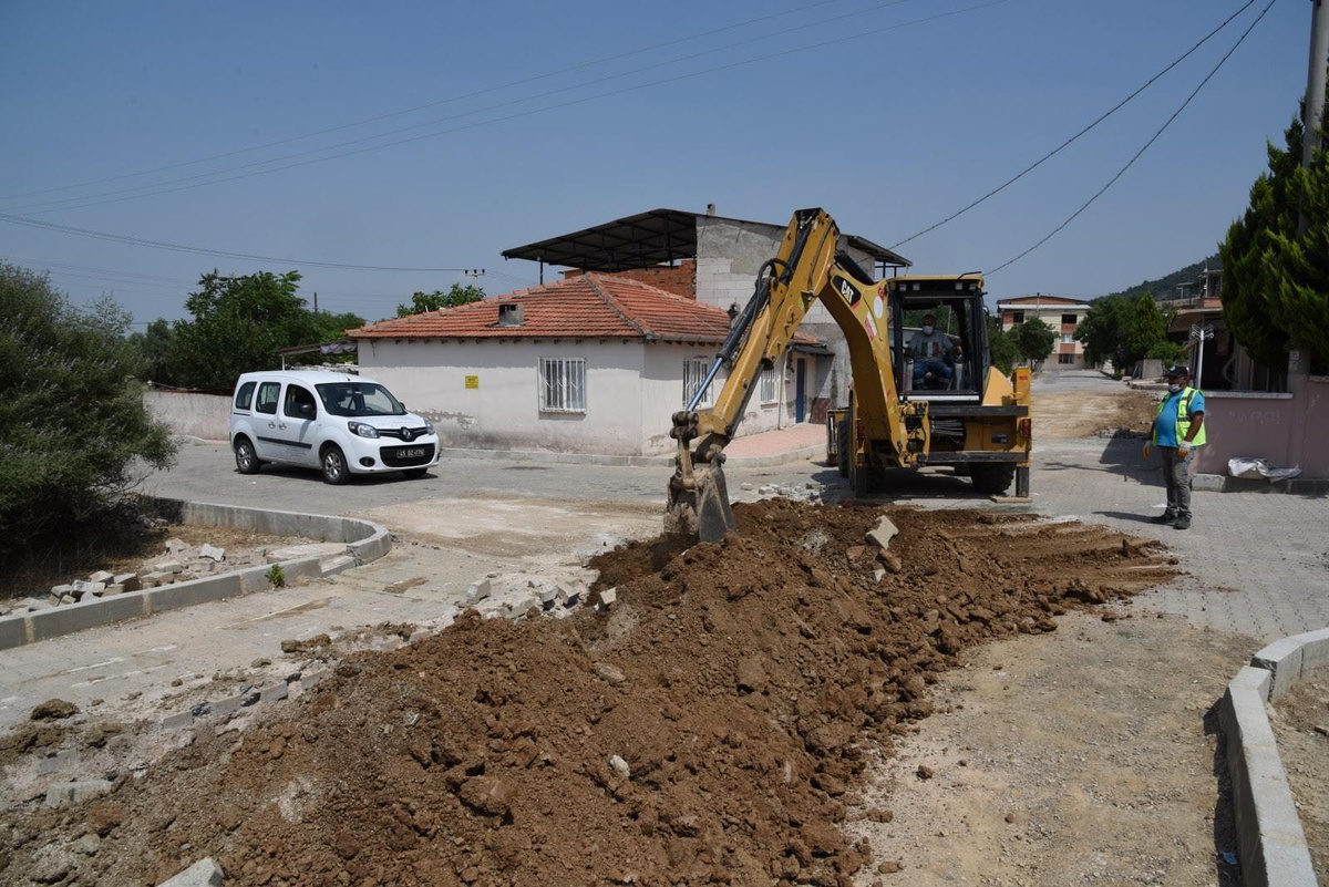 Turgut Özal Mahallesinde kanalizasyon hattı olmayan sokak kalmadı