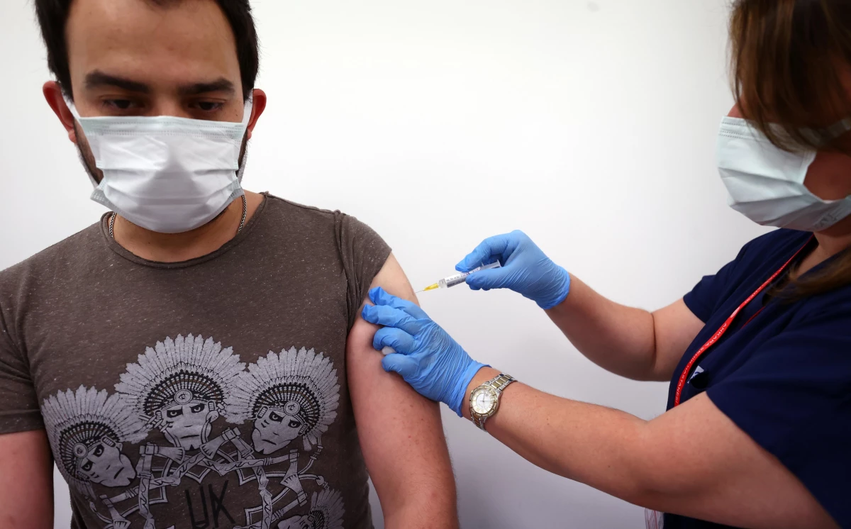 Yerli aşı "TURKOVAC" faz 3 çalışması kapsamında gönüllülere uygulanıyor