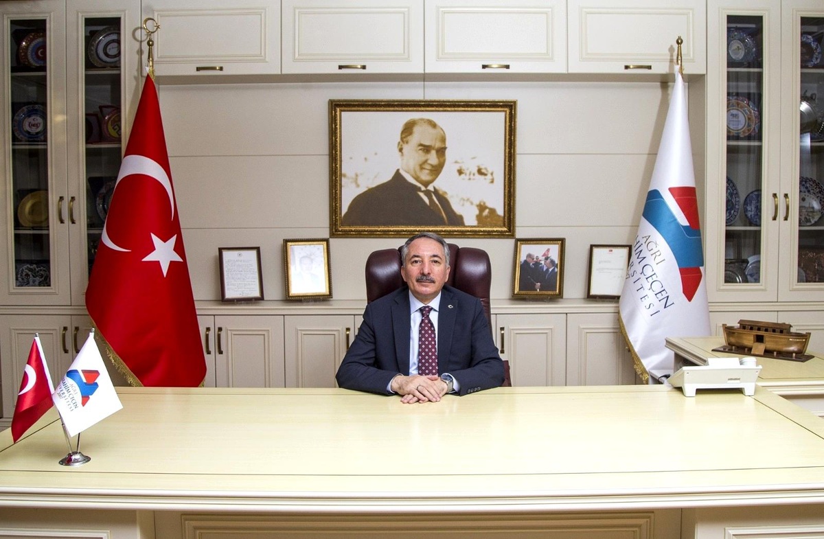 AİÇÜ Rektörü Prof. Dr. Karabulut\'tan YKS\'ye girecek adaylara başarı dileği ve uyarılar