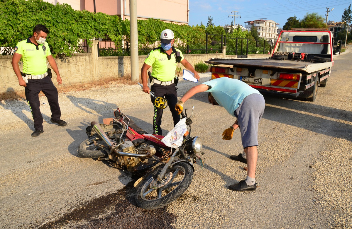 Antalya\'da otomobille motosiklet çarpıştı: 1 ölü