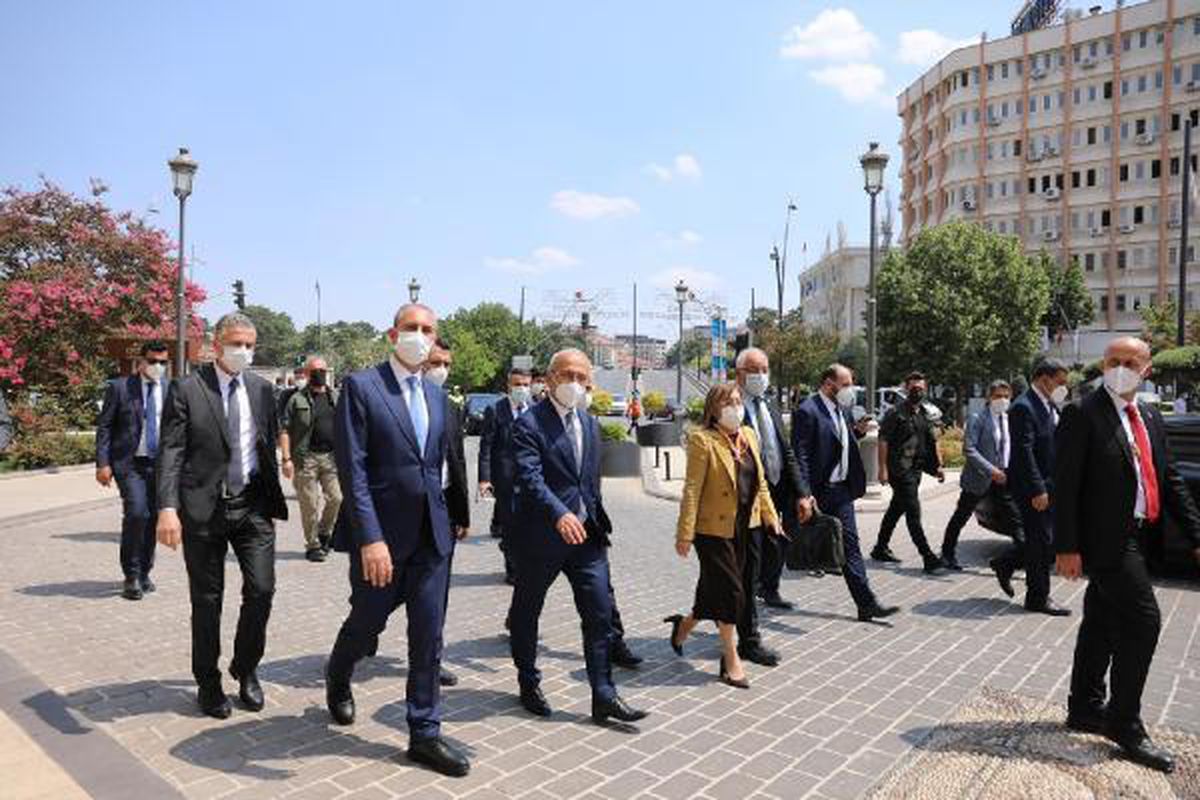Son dakika haberi... Bakan Elvan: İhracatta 200 milyar doların üzerine çıkacağız (2)