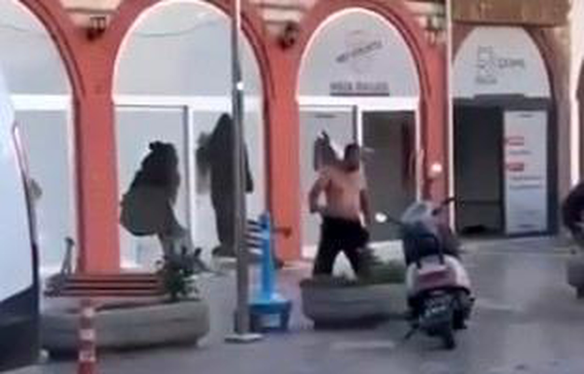 Çeşme\'de zabıta binası ve araçlarına zarar veren 1 kişi tutuklandı