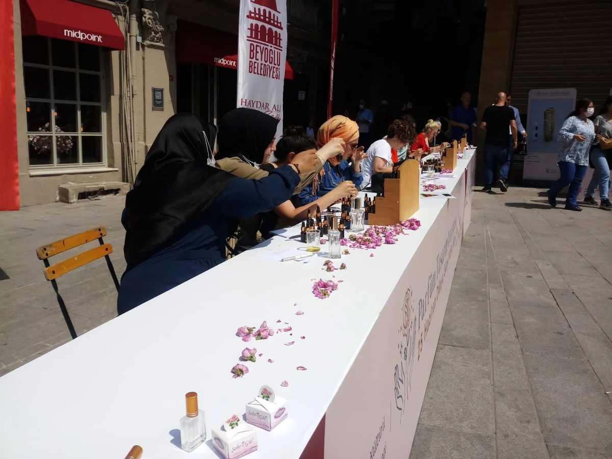 Çiçeklerin kokusu Beyoğlu\'ndan tüm dünyaya yayıldı