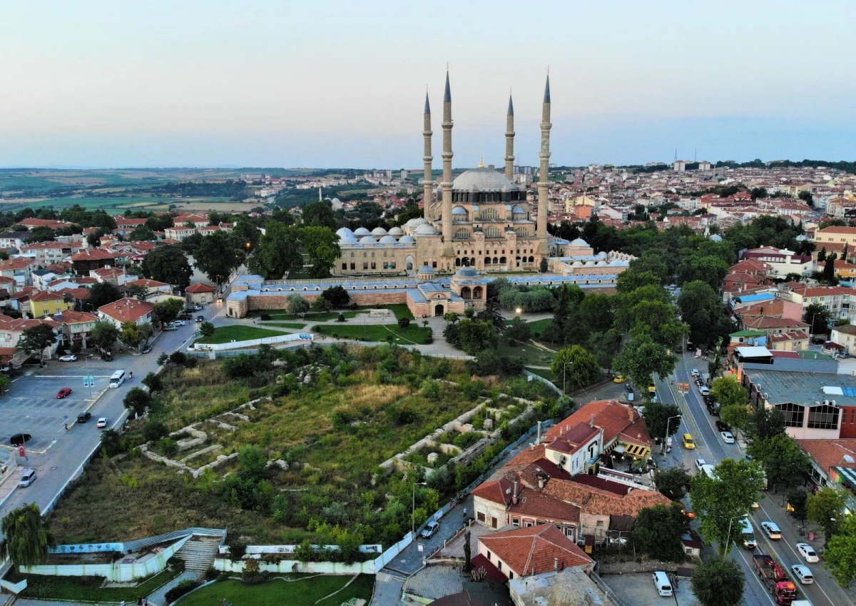 Son dakika haber... Cumhurbaşkanı Erdoğan müjdeyi verdi: Selimiye Cami Meydanı restore edilecek