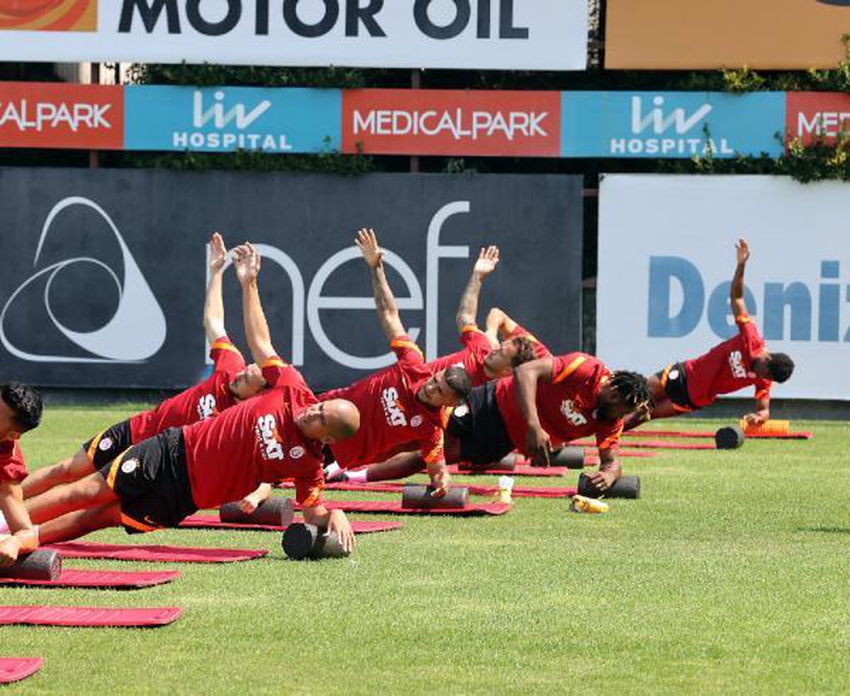 Galatasaray, yeni sezon hazırlıklarını çift antrenmanla sürdürdü