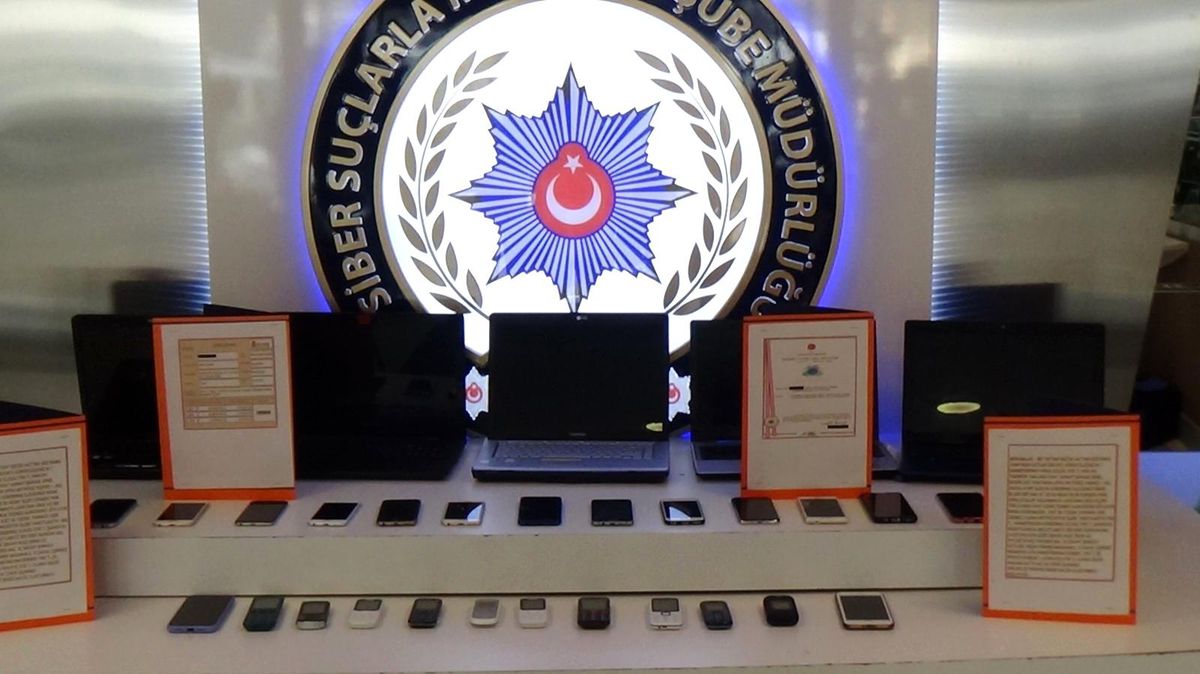 İstanbul\'da internet üzerinden \'Jigolo\' vaadiyle dolandırıcılık: 13 bin veri tabanı oluşturmuşlar