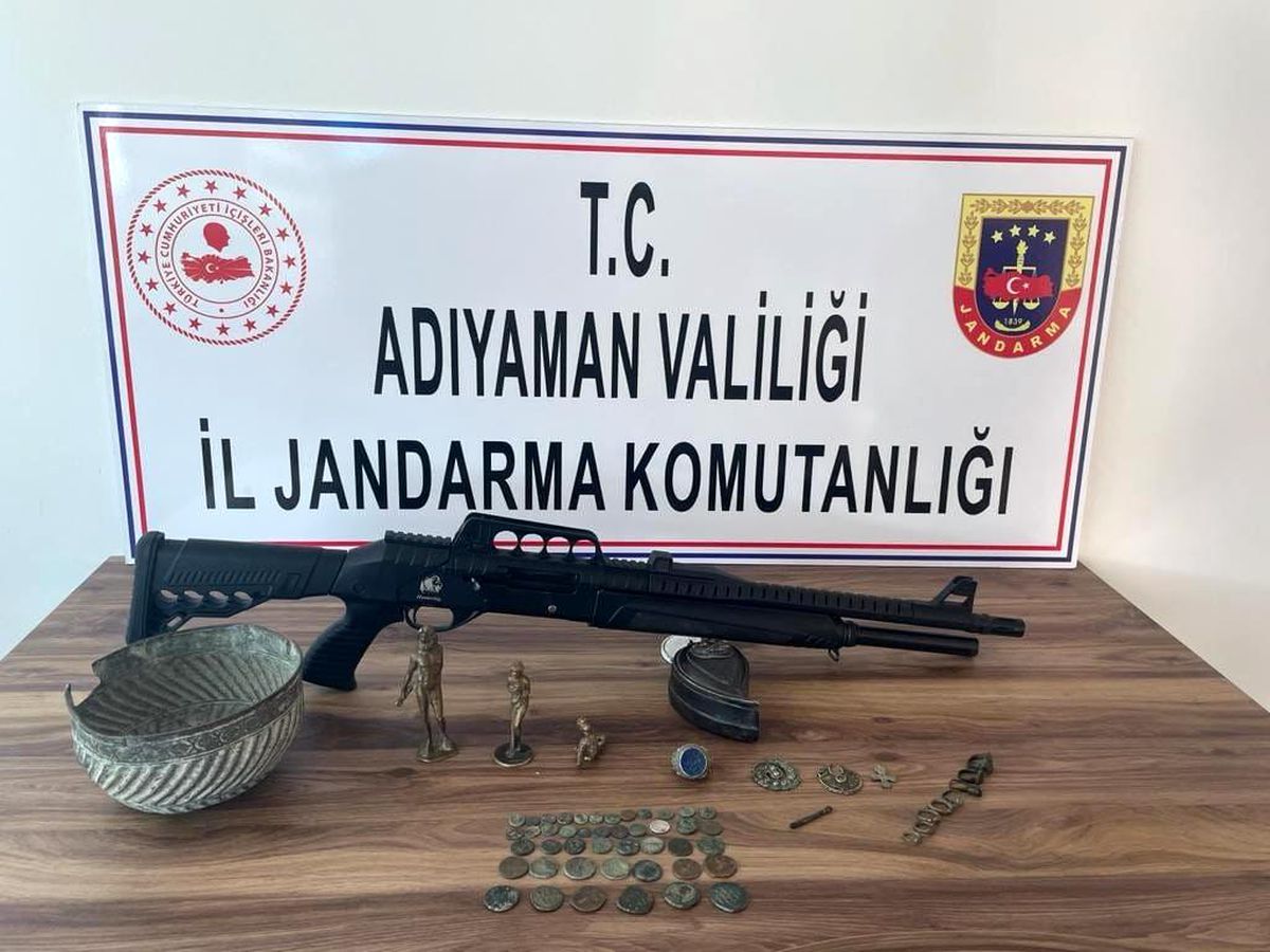 Jandarma Adıyaman\'da çok sayıda tarihi eser ele geçirdi