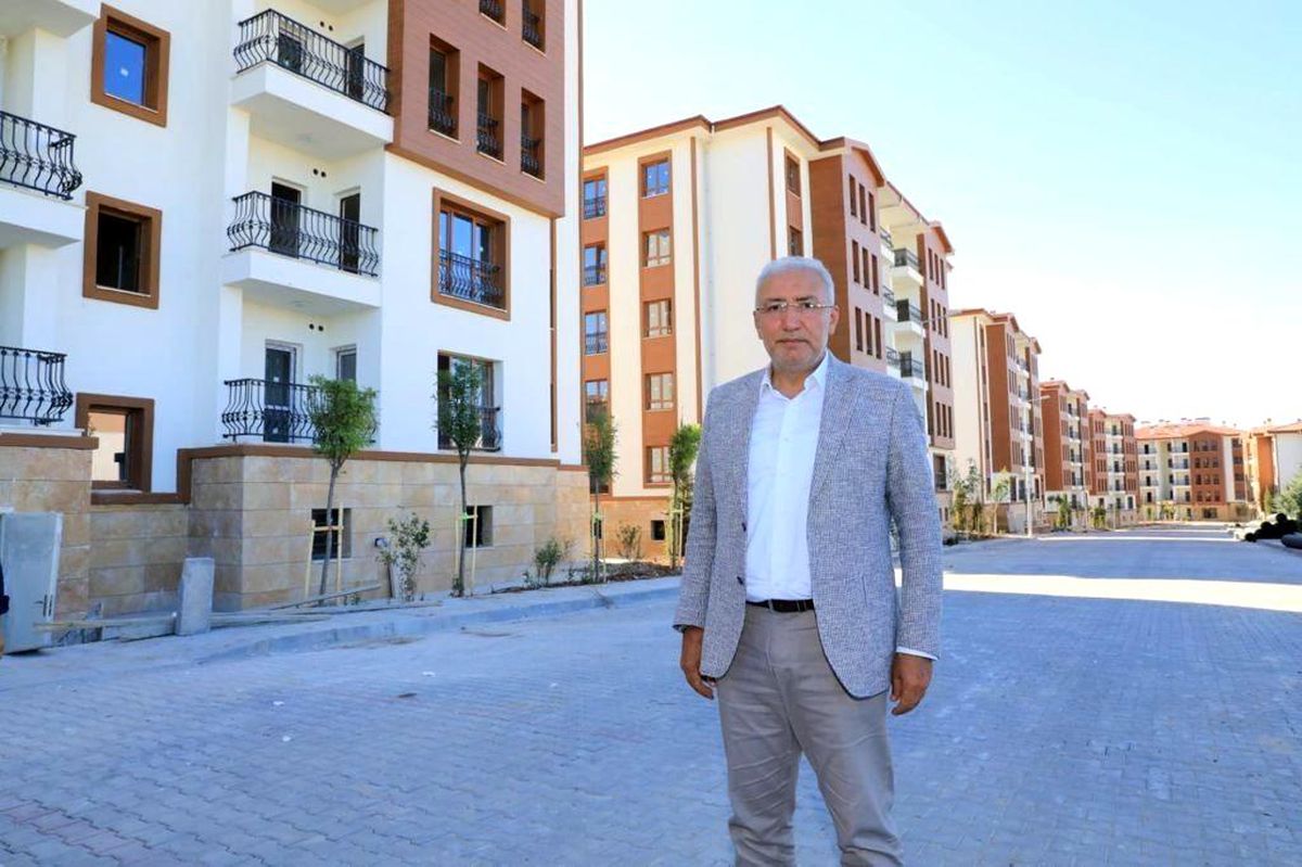AK Parti Malatya Milletvekili Kahtalı, Battalgazi deprem konutlarında incelemelerde bulundu