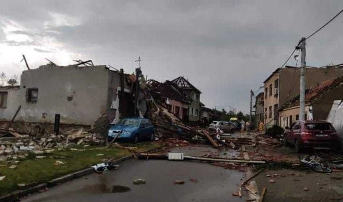 Kasırga, Çekya\'yı yerle bir etti: 150 yaralı