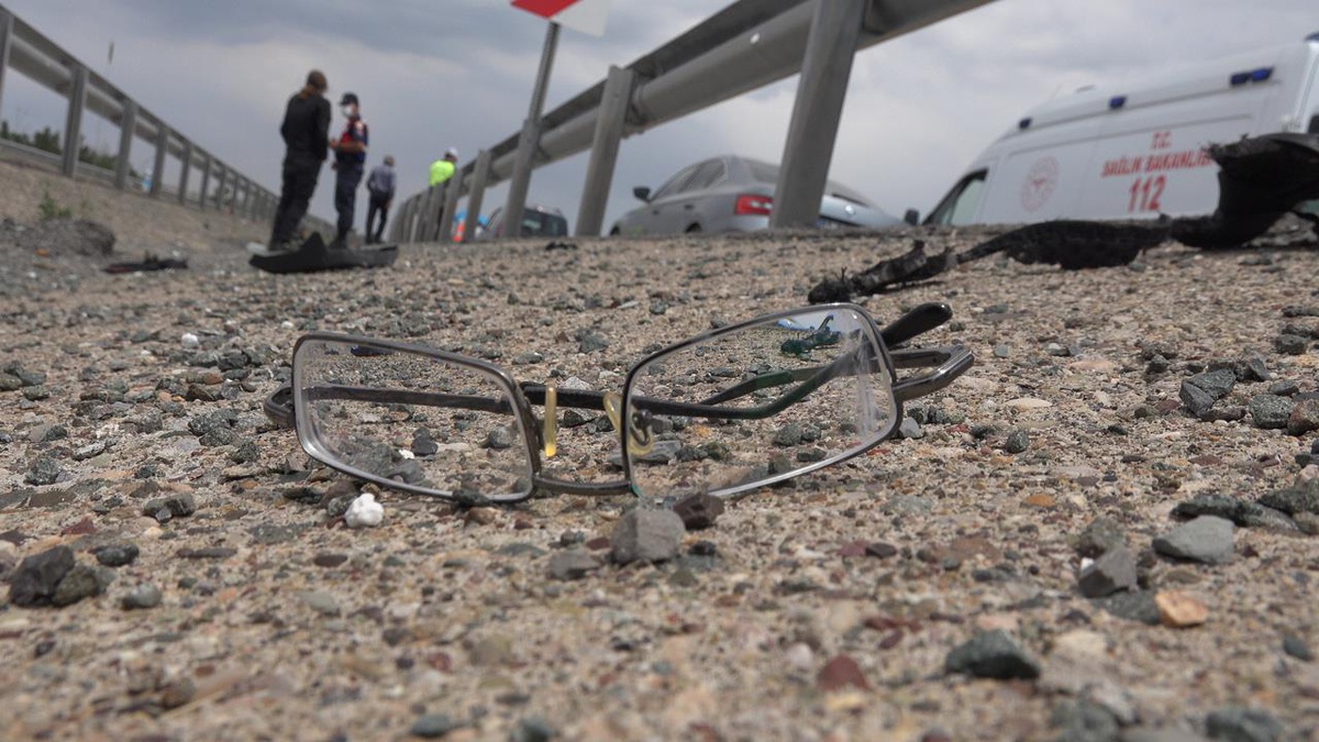 Bariyerlere çarpan motosikletin Rus sürücüsü öldü