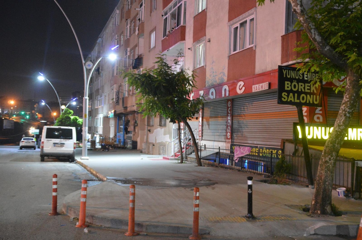 Sultangazi\'de alacak-verecek kavgası kanlı bitti: 1 ölü, 1 yaralı