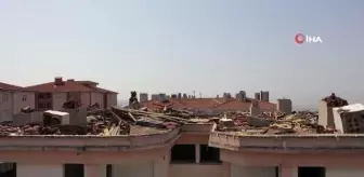 Tuzla'da deprem riski taşıyan binalar yıkılıyor