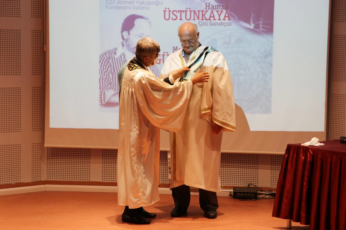 UNESCO ödüllü çini sanatçıları Üstünkaya ve Gürsoy\'a "Fahri Doktora Diploması" verildi