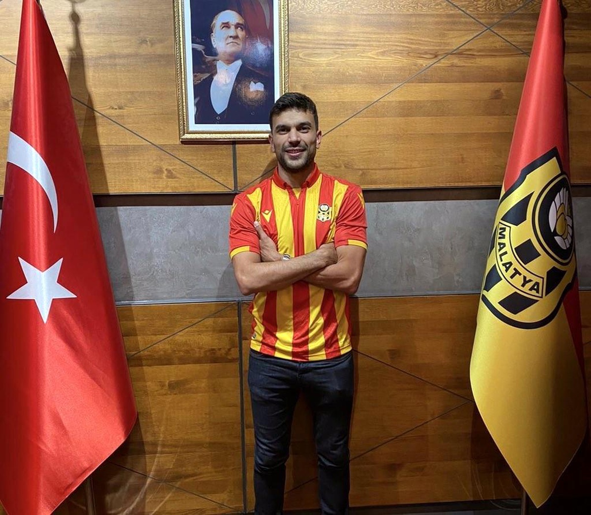 Yeni Malatyaspor, Oussama Haddadi\'yi renklerine bağladı