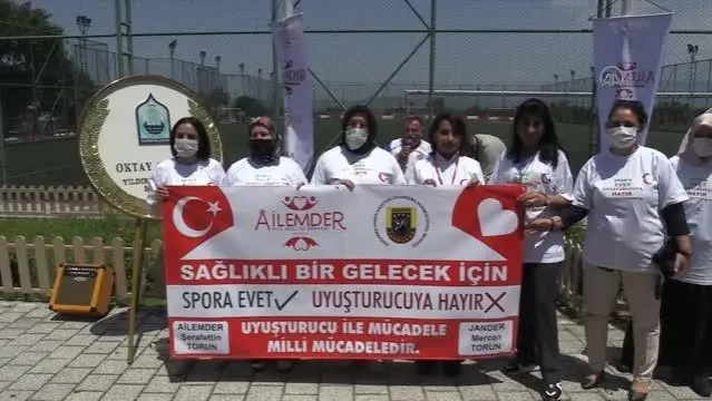 Anneler uyuşturucuyla mücadele için sahaya çıktı