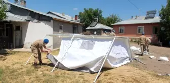 Depremin vurduğu köylerde çadırlar kurulmaya başlandı