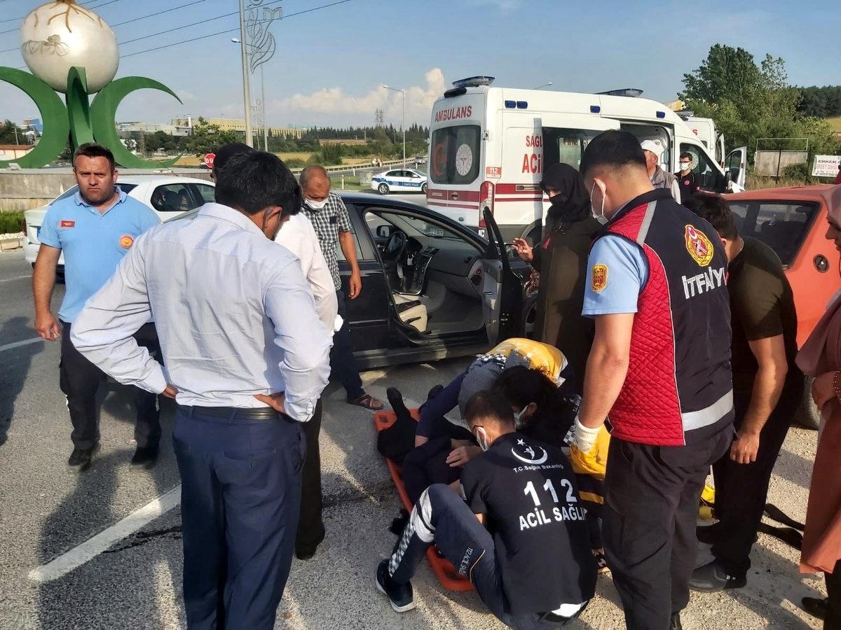 Son dakika haber | Düğün dönüş yolunda trafik kazası yaptılar, 2 yaralı