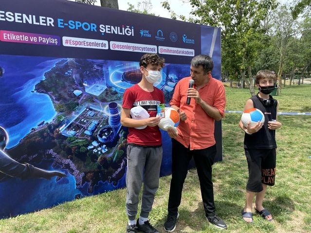 Esenler'de e-spor şenliği başladı