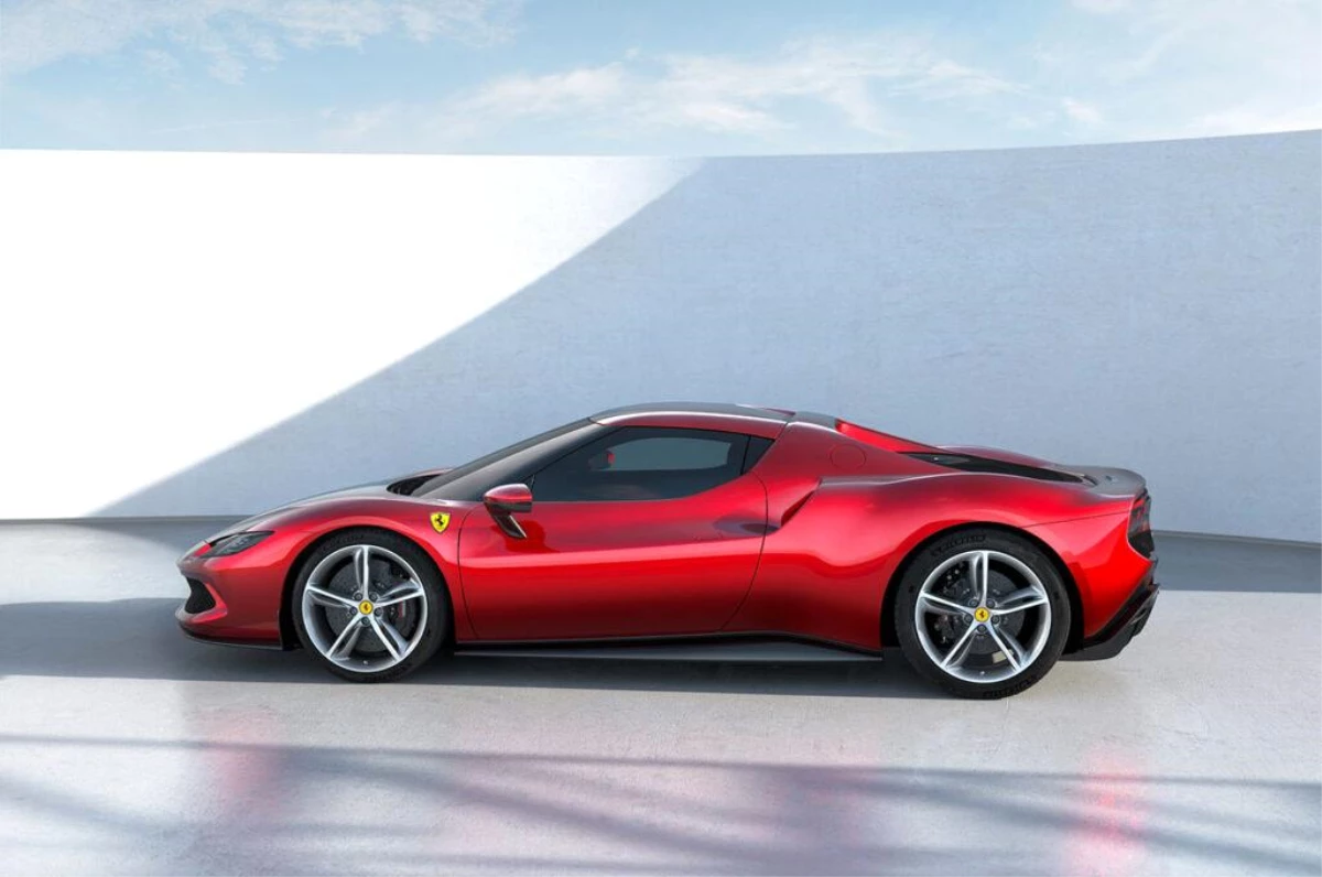 Ferrari\'den hibrit atağı: 296 GTB