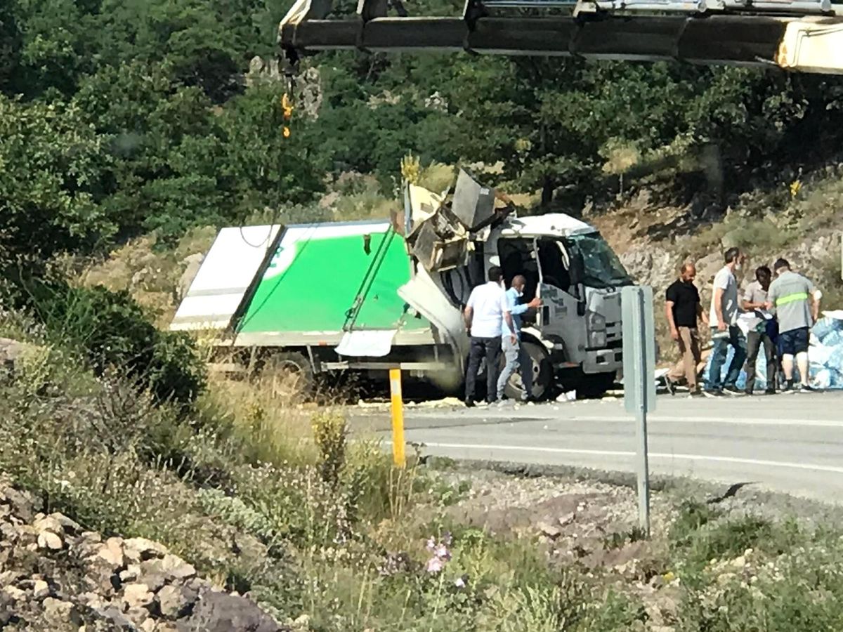 Gediz\'de trafik kazası: 2 yaralı