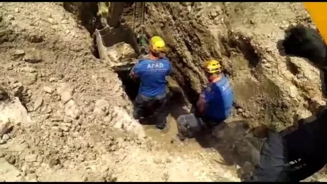 Kazı çalışmasında toprak kayması sonucu mahsur kalan işçi kurtarıldı