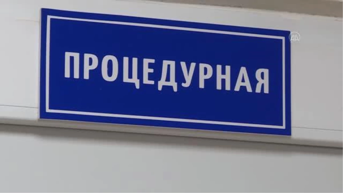Kırgızistan Bakanlar Kurulu Başkanı Maripov kamera karşısında Kovid-19 aşısı oldu
