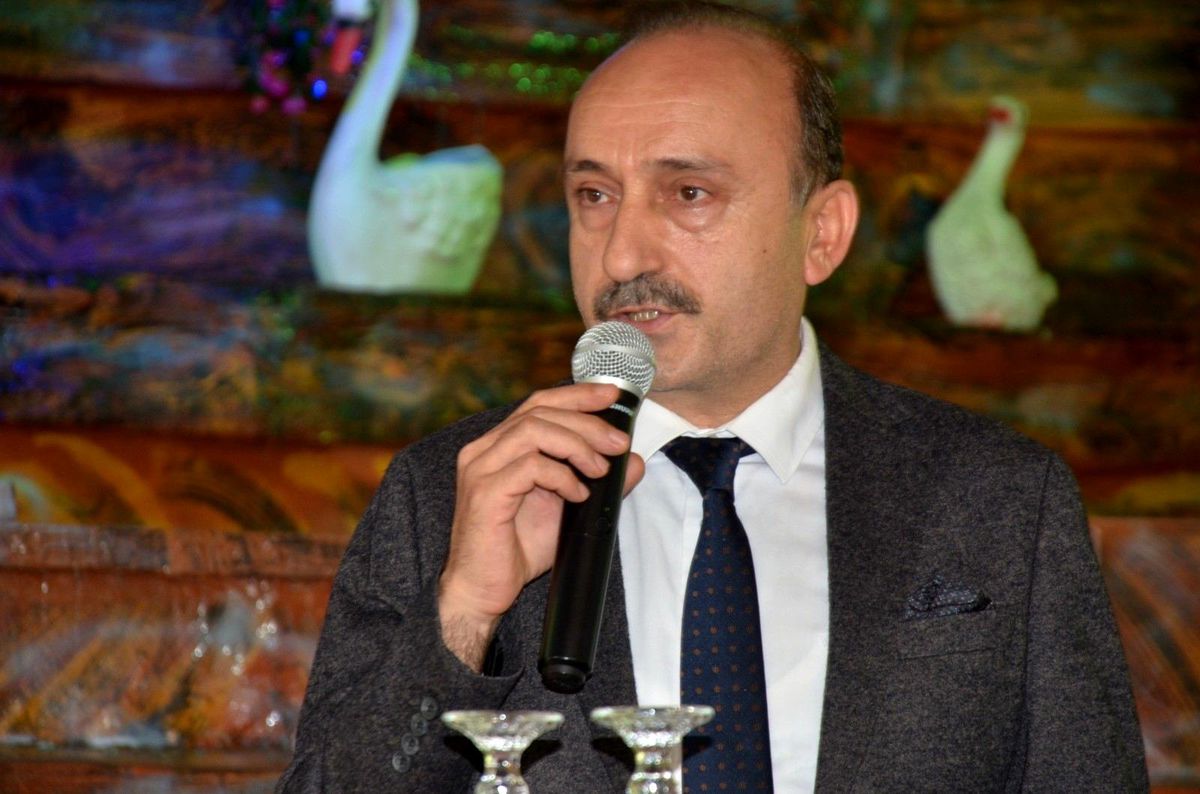 Öz Sağlık İş Sendikası Genel Başkanı Devlet Sert, üyelerle yemekte buluştu