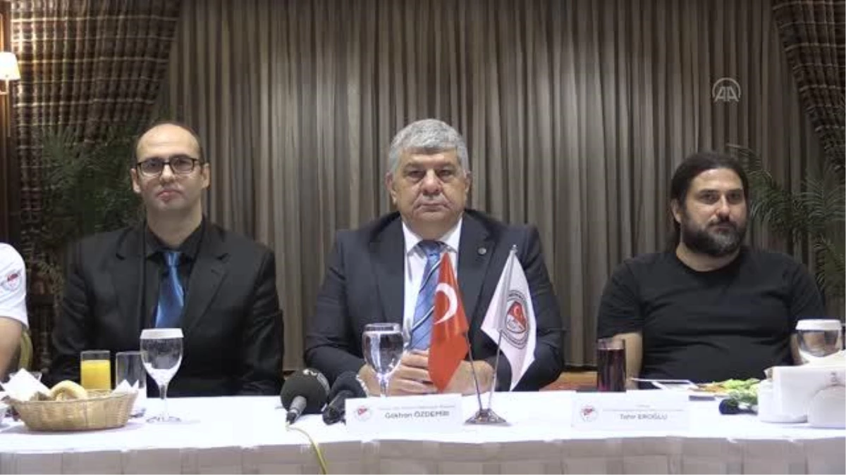 TBPF Başkanı Özdemir, Kocaeli\'de basın mensuplarıyla bir araya geldi