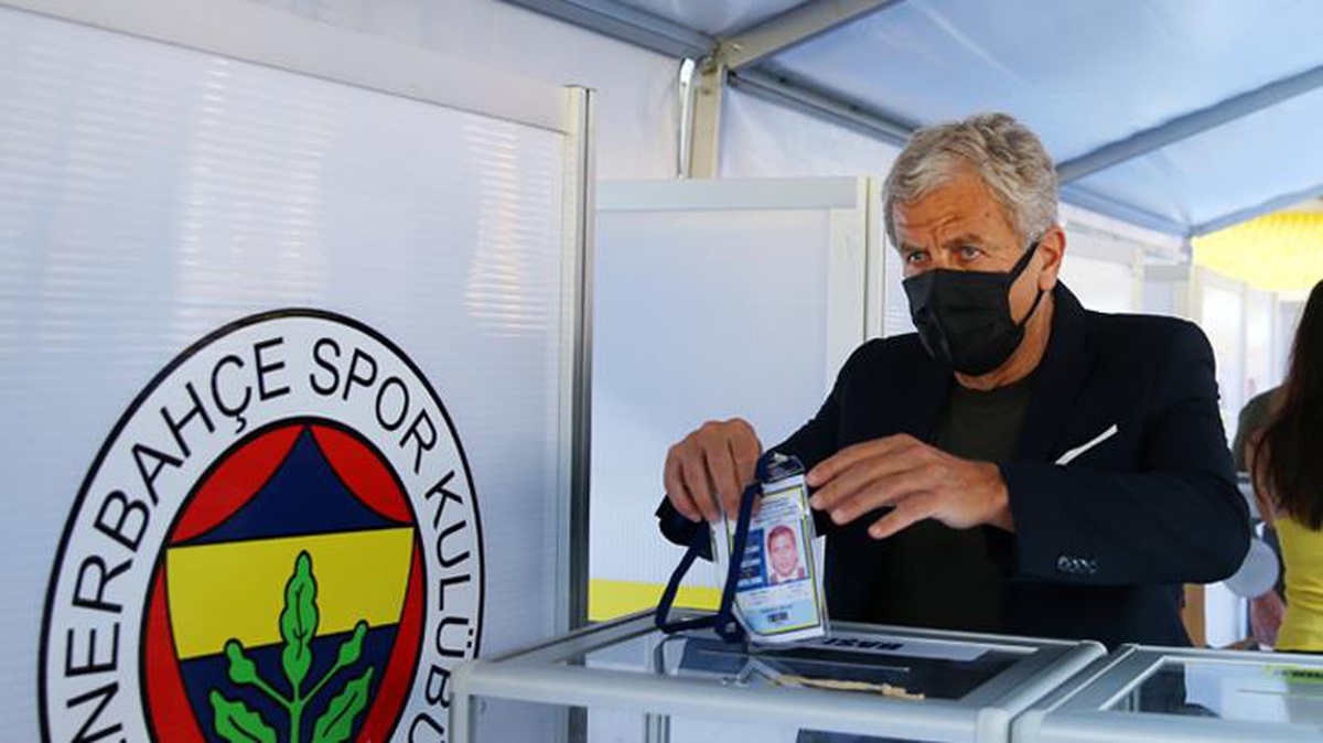 Tek adaylı F.Bahçe seçimine oy kullanmaya giden TFF Başkan Vekili Servet Yardımcı\'ya tepki yağıyor