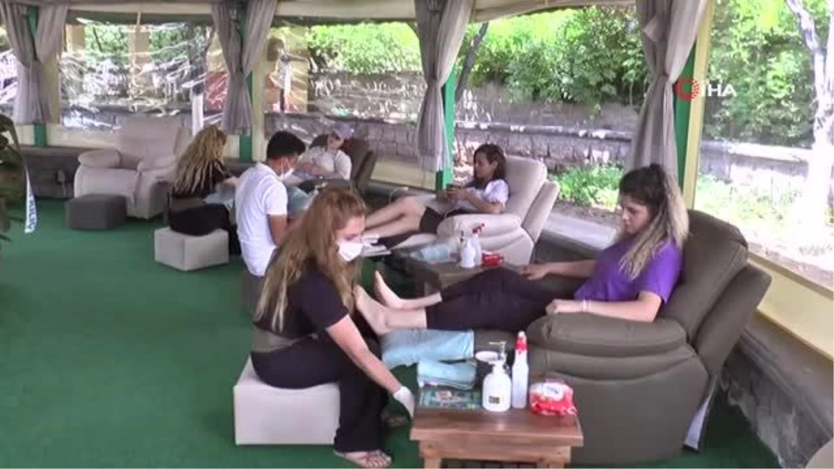Türkiye\'nin ilk ayak masaj salonu Kapadokya\'da hizmete açıldı