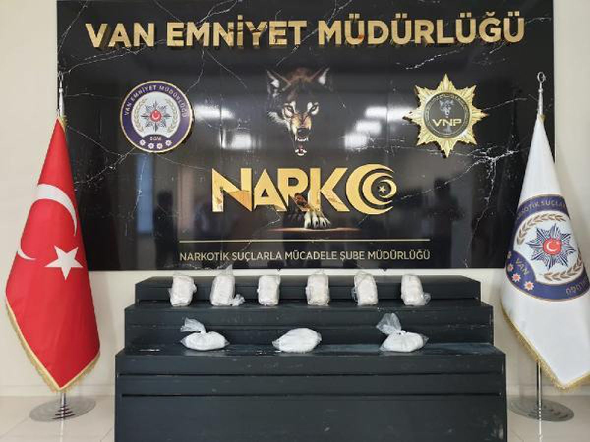 Van\'da bir kişinin üst aramasında 6 kilo metamfetamin ele geçirildi
