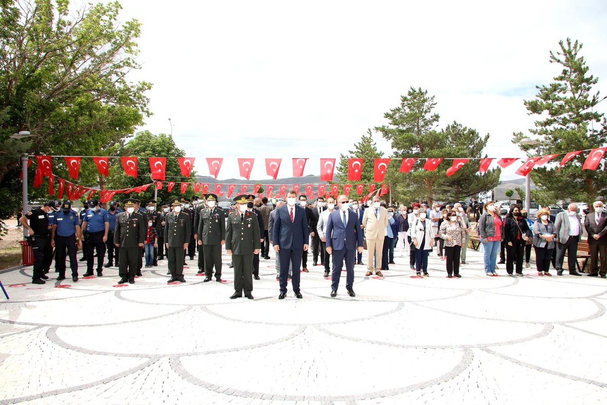 Atatürk\'ün Sivas\'a Gelişinin 102. Yıl Dönümü İlk Adım Anıtında kutlandı