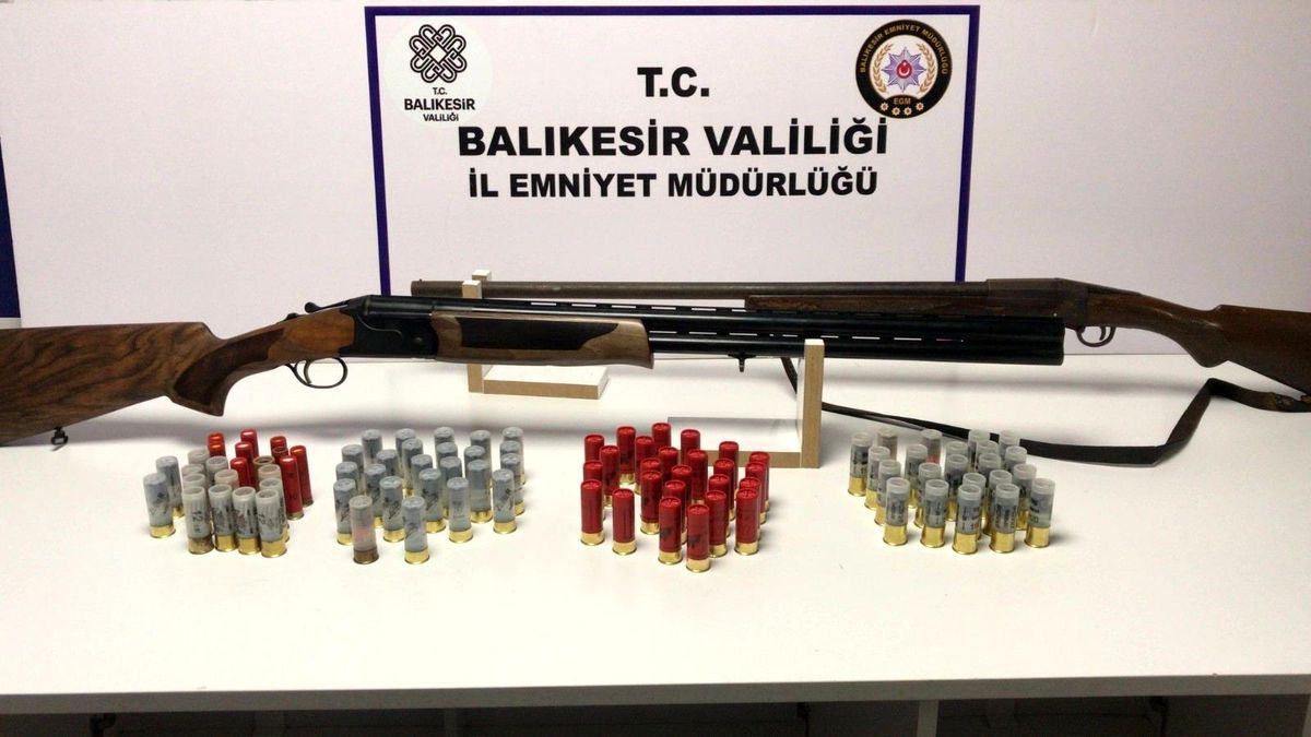 Balıkesir\'de polis 6 aranan şahsı yakaladı