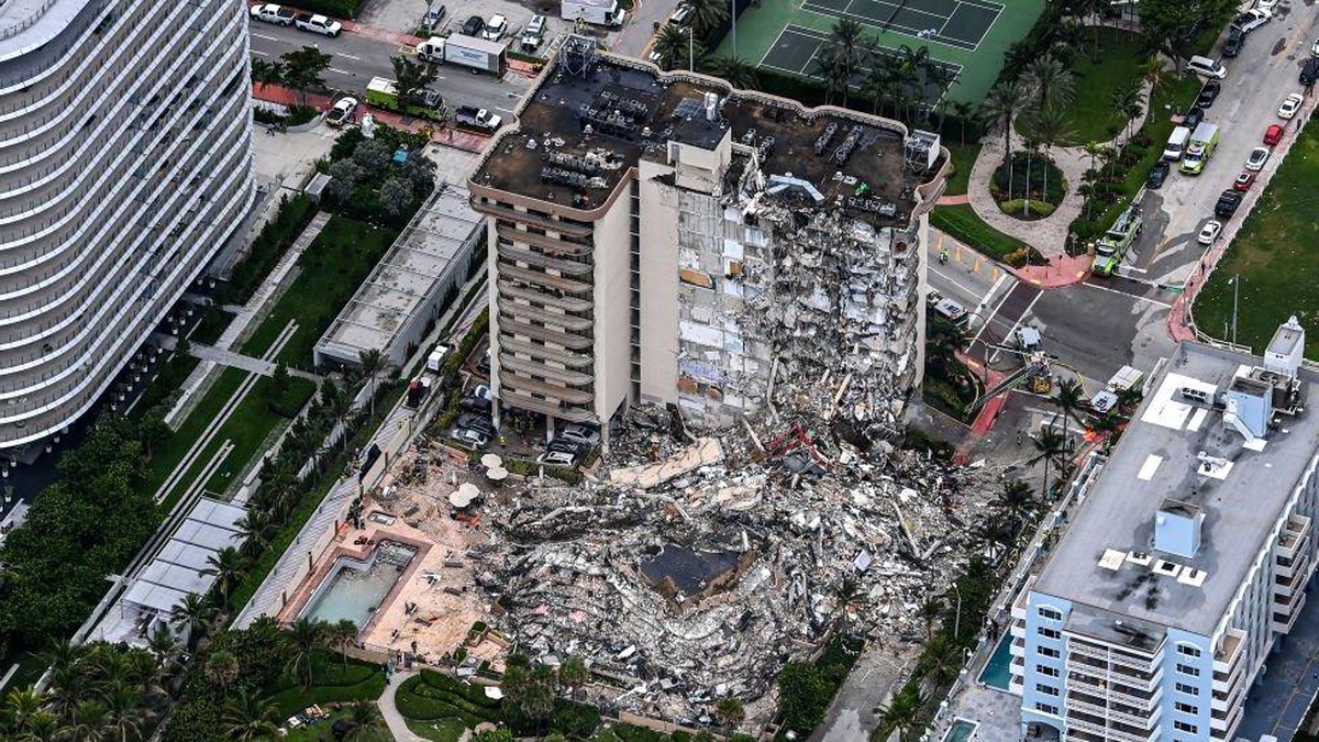 Miami\'de 12 katlı apartman yıkıldı, binada yaşayan 99 kişiden haber alınamıyor