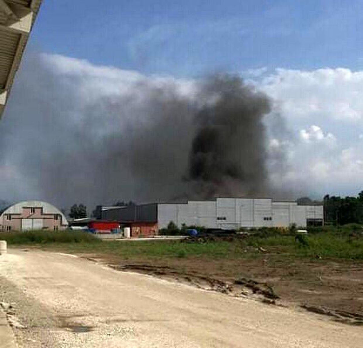 Son dakika... OSB\'de korkutan fabrika yangını